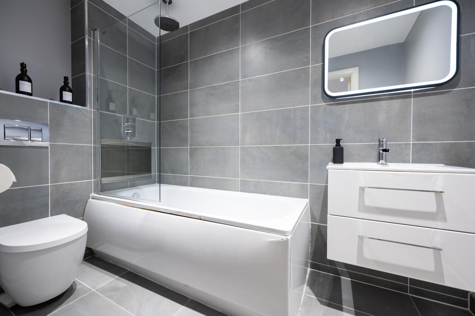 Luxury Apartment By Ocean Village Marina Southampton Bagian luar foto